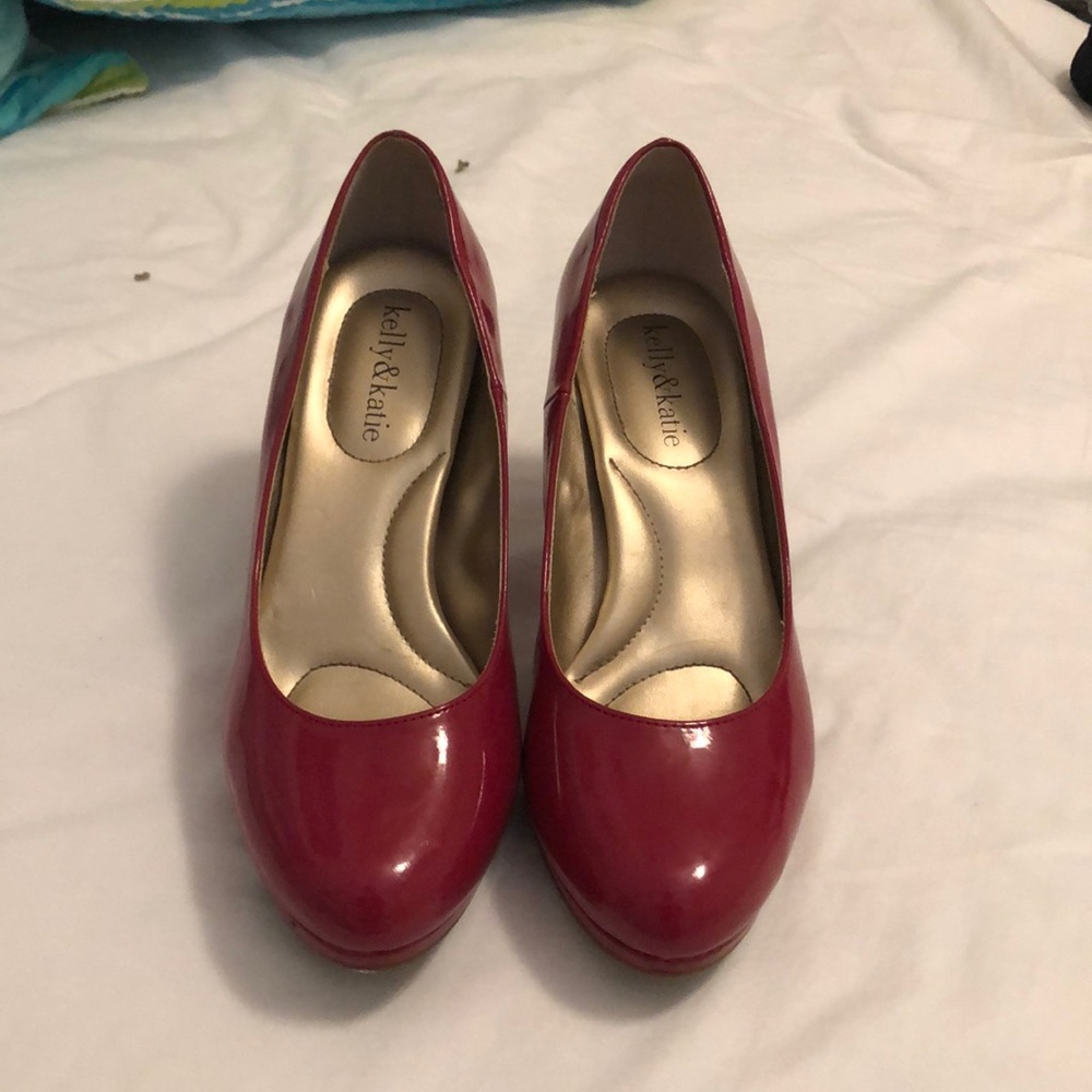 Kelly and Katie red heels